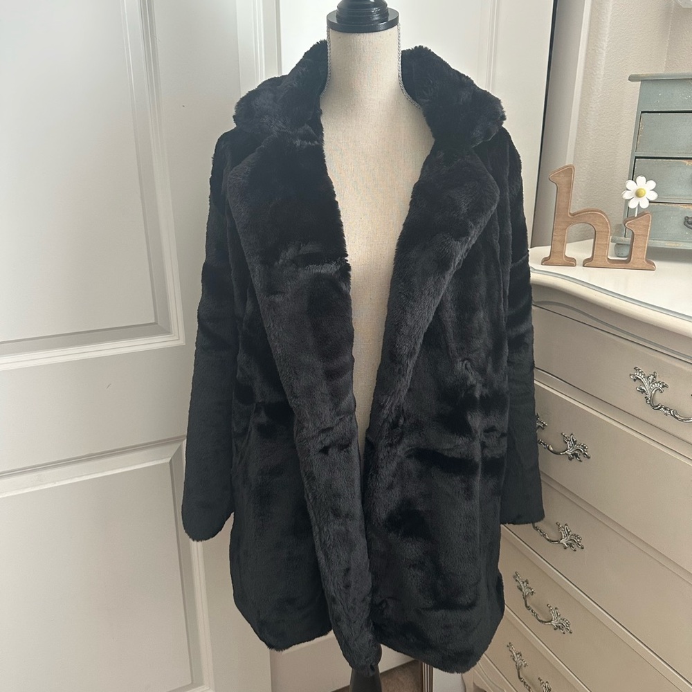 Love Tree Black Teddy Jacket - Picture 3 of 4